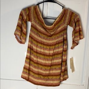 Unique off the shoulder long sleeve shirt